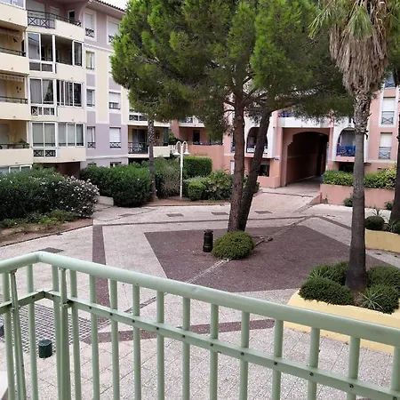Vue Sur Port Apartment *
